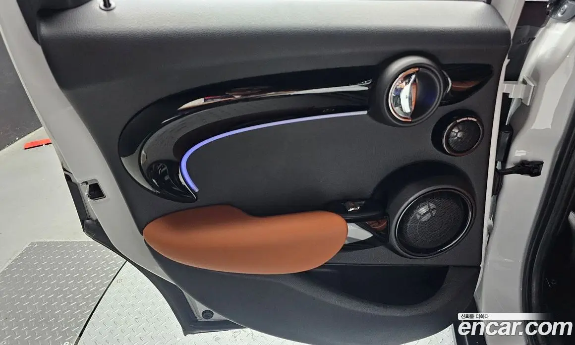 Mini Cooper 2023 2.0 автомат (гидро), фото 15