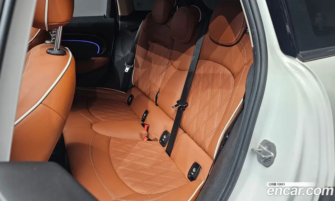 Mini Cooper 2023 2.0 автомат (гидро), фото 16