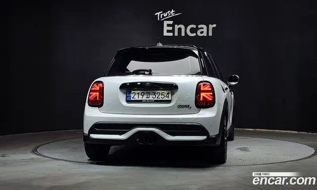 Mini Cooper 2023 2.0 автомат (гидро), миниатюра 4