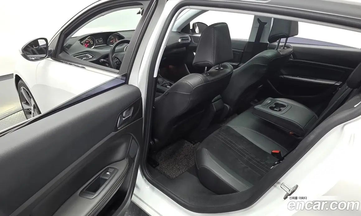 Peugeot 308 2015 2.0 автомат (гидро), фото 11 Peugeot 308 2015 2.0 автомат (гидро), фото 11