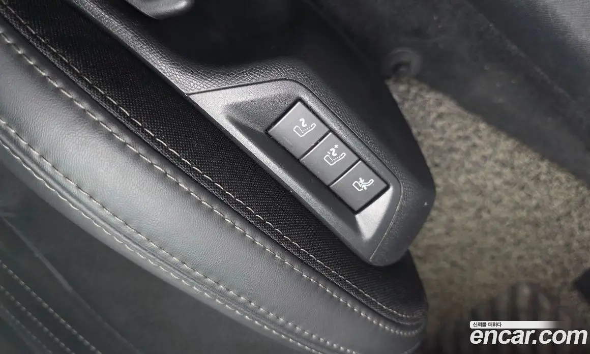 Peugeot 308 2015 2.0 автомат (гидро), фото 18 Peugeot 308 2015 2.0 автомат (гидро), фото 18