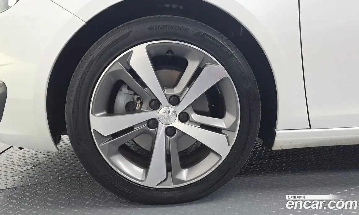 Peugeot 308 2015 2.0 автомат (гидро), фото 5 Peugeot 308 2015 2.0 автомат (гидро), фото 5
