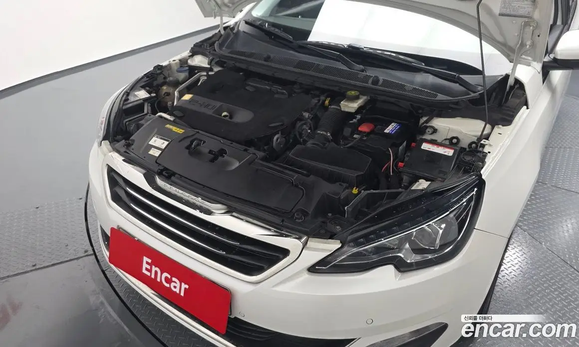 Peugeot 308 2015 2.0 автомат (гидро), фото 6 Peugeot 308 2015 2.0 автомат (гидро), фото 6