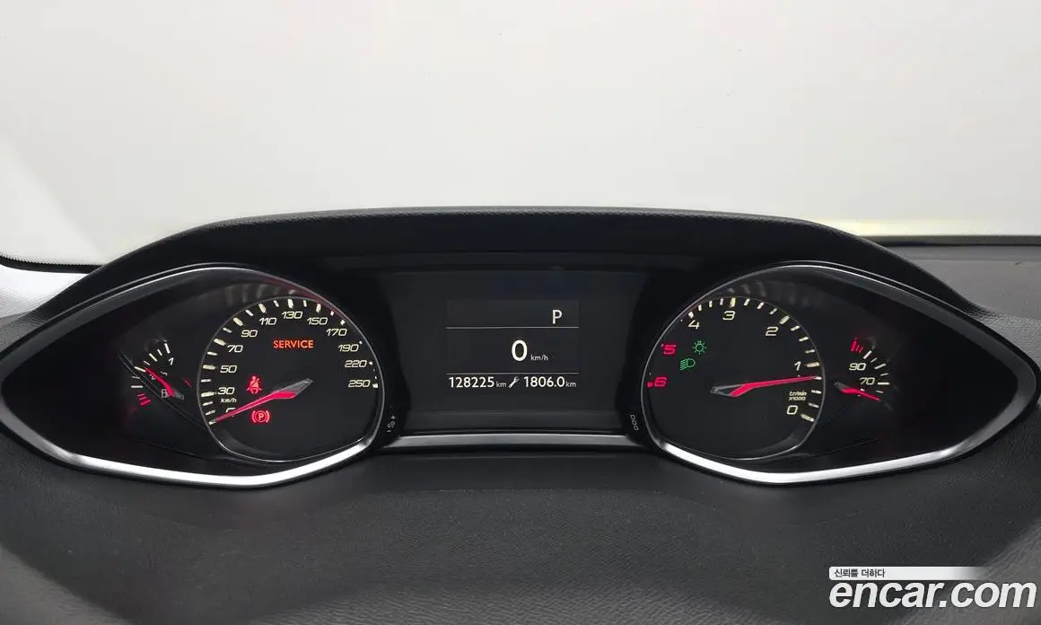 Peugeot 308 2015 2.0 автомат (гидро), фото 8 Peugeot 308 2015 2.0 автомат (гидро), фото 8