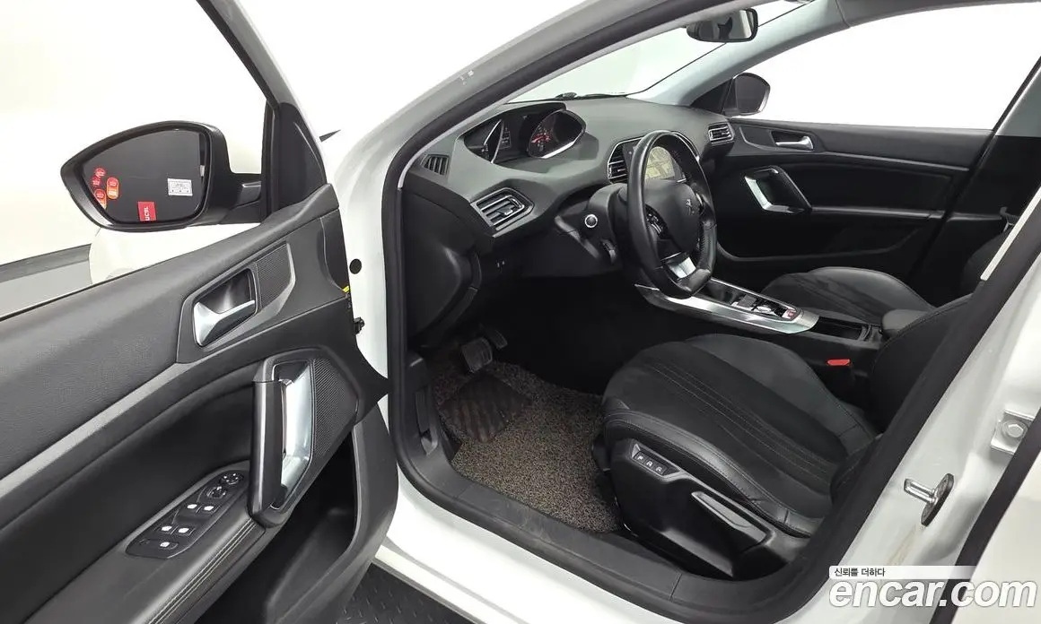 Peugeot 308 2015 2.0 автомат (гидро), фото 10 Peugeot 308 2015 2.0 автомат (гидро), фото 10