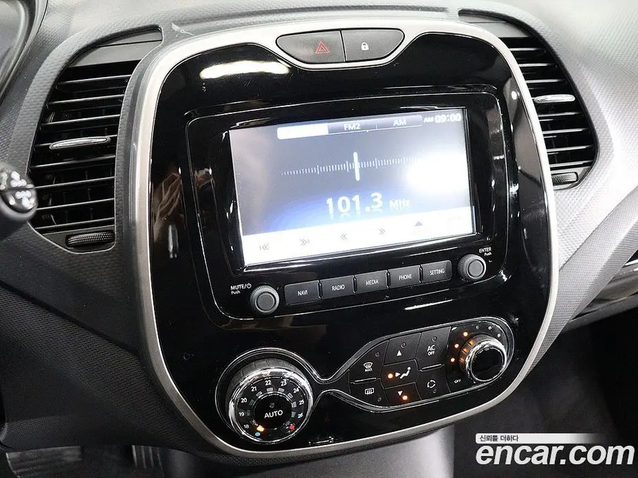 Renault (Samsung) QM3 2015 1.5 автомат (гидро), фото 8 Renault (Samsung) QM3 2015 1.5 автомат (гидро), фото 8