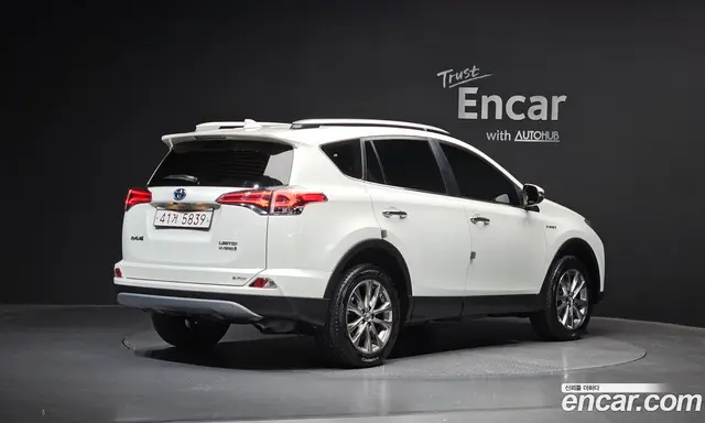 Toyota RAV4 2018 2.5 автомат (гидро), миниатюра 2 Toyota RAV4 2018 2.5 автомат (гидро), миниатюра 2