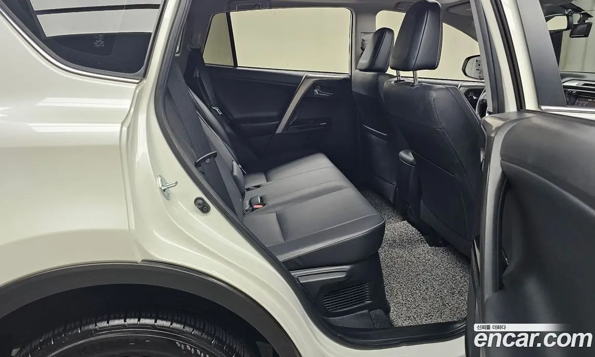 Toyota RAV4 2018 2.5 автомат (гидро), фото 11 Toyota RAV4 2018 2.5 автомат (гидро), фото 11