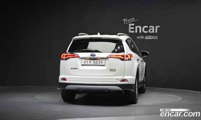 Toyota RAV4 2018 2.5 автомат (гидро), миниатюра 4 Toyota RAV4 2018 2.5 автомат (гидро), миниатюра 4