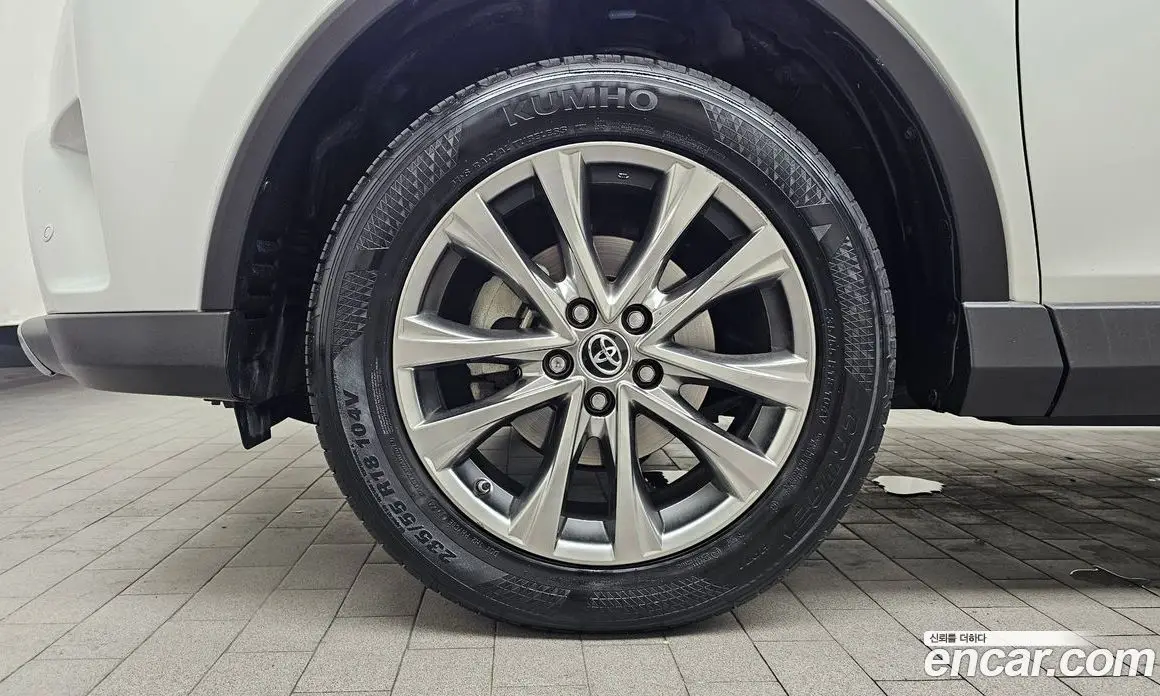 Toyota RAV4 2018 2.5 автомат (гидро), фото 5 Toyota RAV4 2018 2.5 автомат (гидро), фото 5