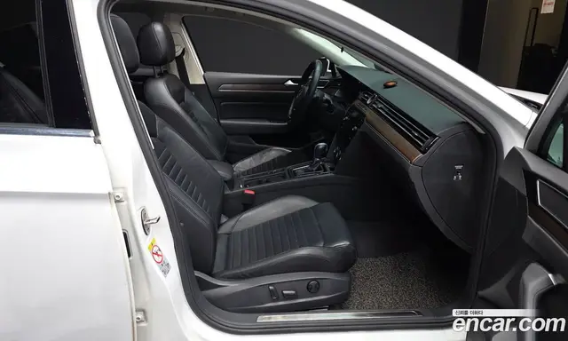 Volkswagen Passat 2018 2.0 автомат (гидро), миниатюра 11 Volkswagen Passat 2018 2.0 автомат (гидро), миниатюра 11