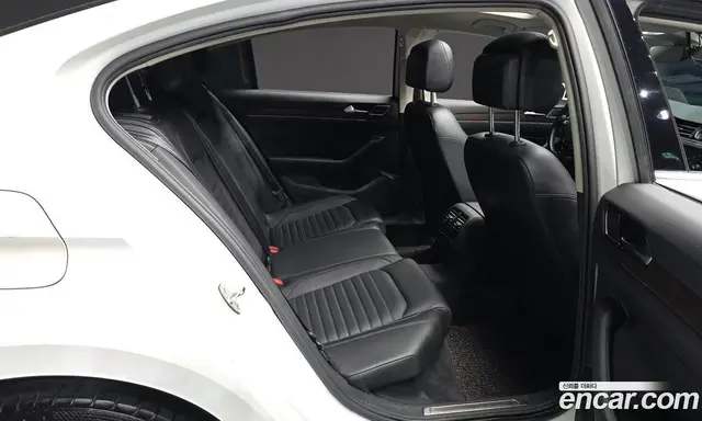 Volkswagen Passat 2018 2.0 автомат (гидро), миниатюра 12