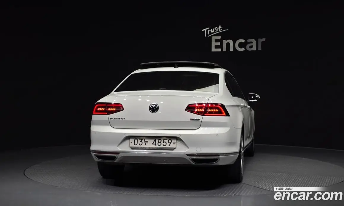 Volkswagen Passat 2018 2.0 автомат (гидро), фото 4 Volkswagen Passat 2018 2.0 автомат (гидро), фото 4