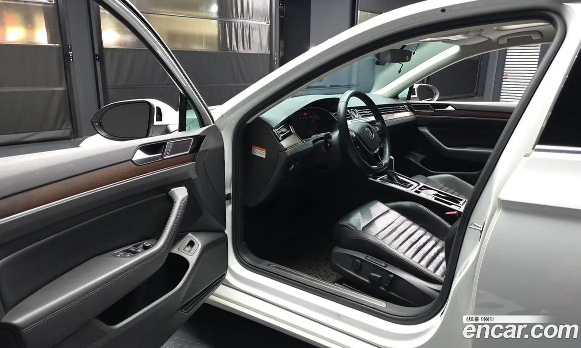 Volkswagen Passat 2018 2.0 автомат (гидро), фото 10 Volkswagen Passat 2018 2.0 автомат (гидро), фото 10