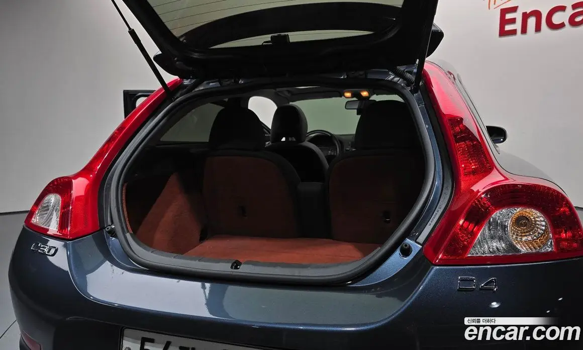 Volvo C30 2011 2.0 автомат (гидро), фото 20 Volvo C30 2011 2.0 автомат (гидро), фото 20