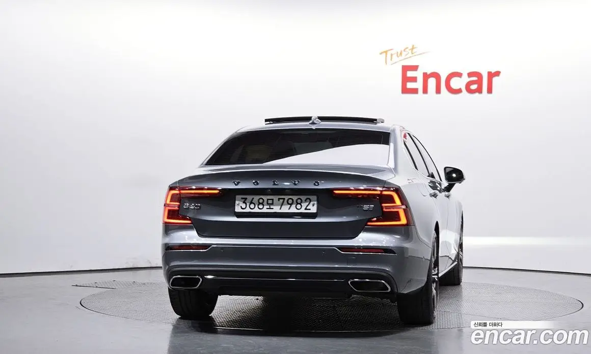 Volvo S60 2020 2.0 автомат (гидро), фото 4 Volvo S60 2020 2.0 автомат (гидро), фото 4
