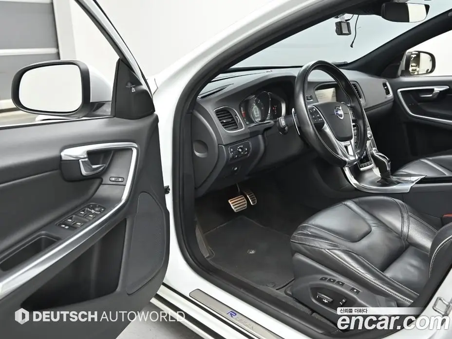 Volvo V60 2015 2.0 автомат (гидро), фото 11 Volvo V60 2015 2.0 автомат (гидро), фото 11