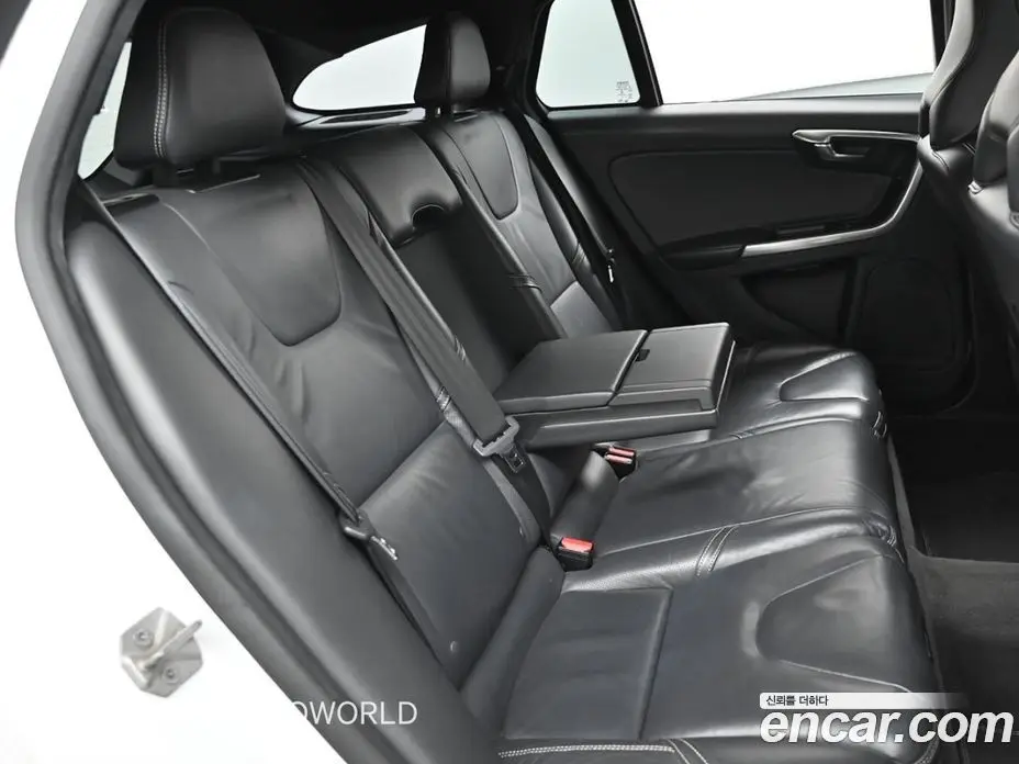 Volvo V60 2015 2.0 автомат (гидро), фото 12 Volvo V60 2015 2.0 автомат (гидро), фото 12