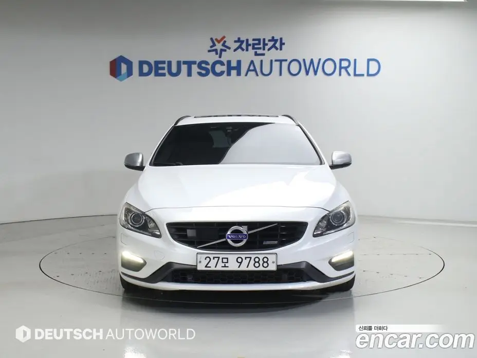 Volvo V60 2015 2.0 автомат (гидро), фото 3 Volvo V60 2015 2.0 автомат (гидро), фото 3