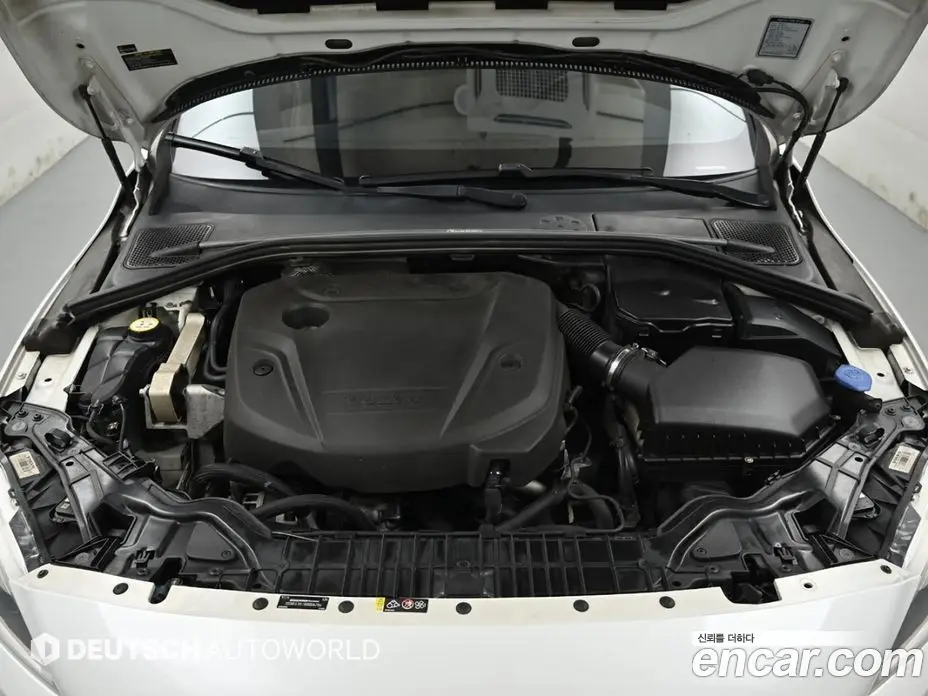 Volvo V60 2015 2.0 автомат (гидро), фото 6 Volvo V60 2015 2.0 автомат (гидро), фото 6