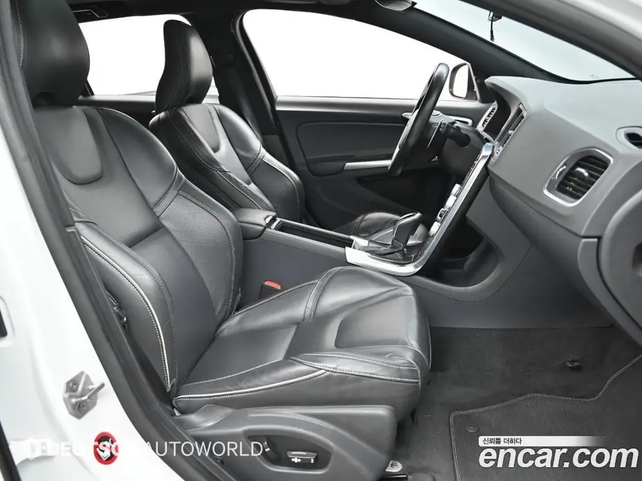 Volvo V60 2015 2.0 автомат (гидро), фото 10 Volvo V60 2015 2.0 автомат (гидро), фото 10