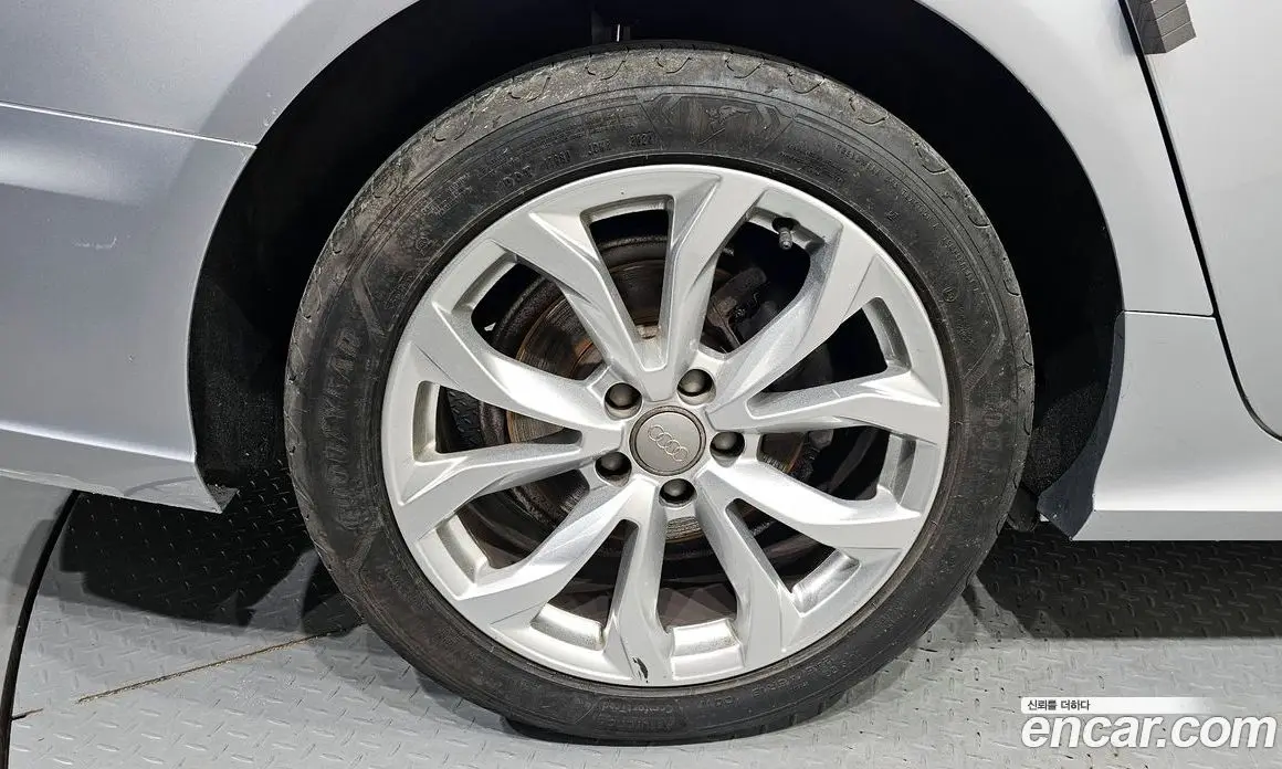 Audi A6 2015 2.0 автомат (гидро), фото 5