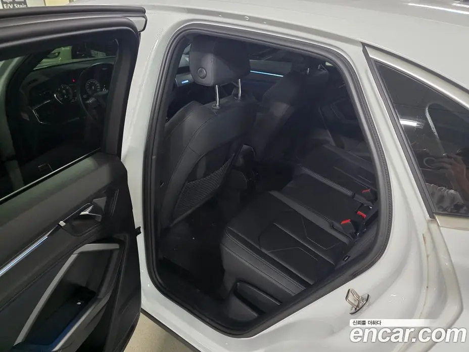 Audi Q3 2022 2.0 автомат (гидро), фото 12