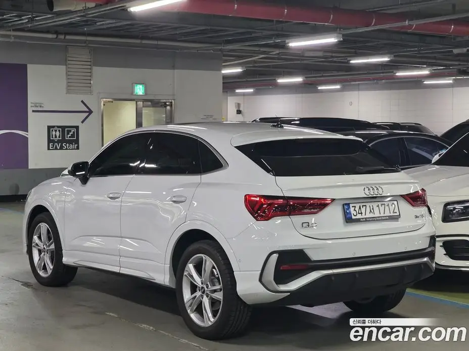 Audi Q3 2022 2.0 автомат (гидро), фото 3