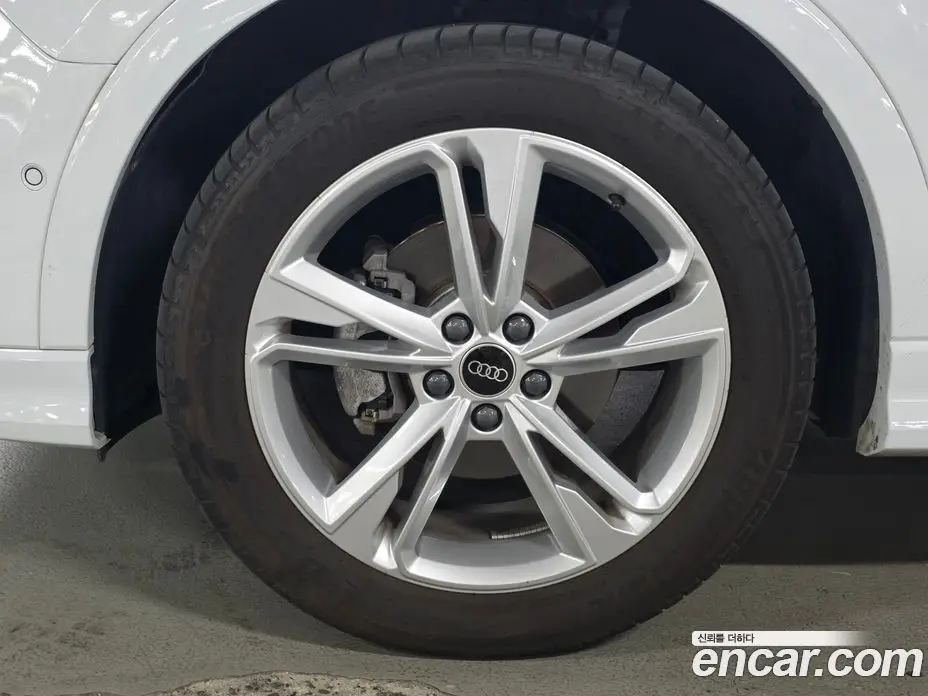 Audi Q3 2022 2.0 автомат (гидро), фото 5