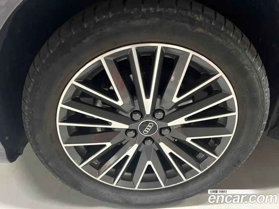 Audi Q3 2022 2.0 автомат (гидро), фото 13