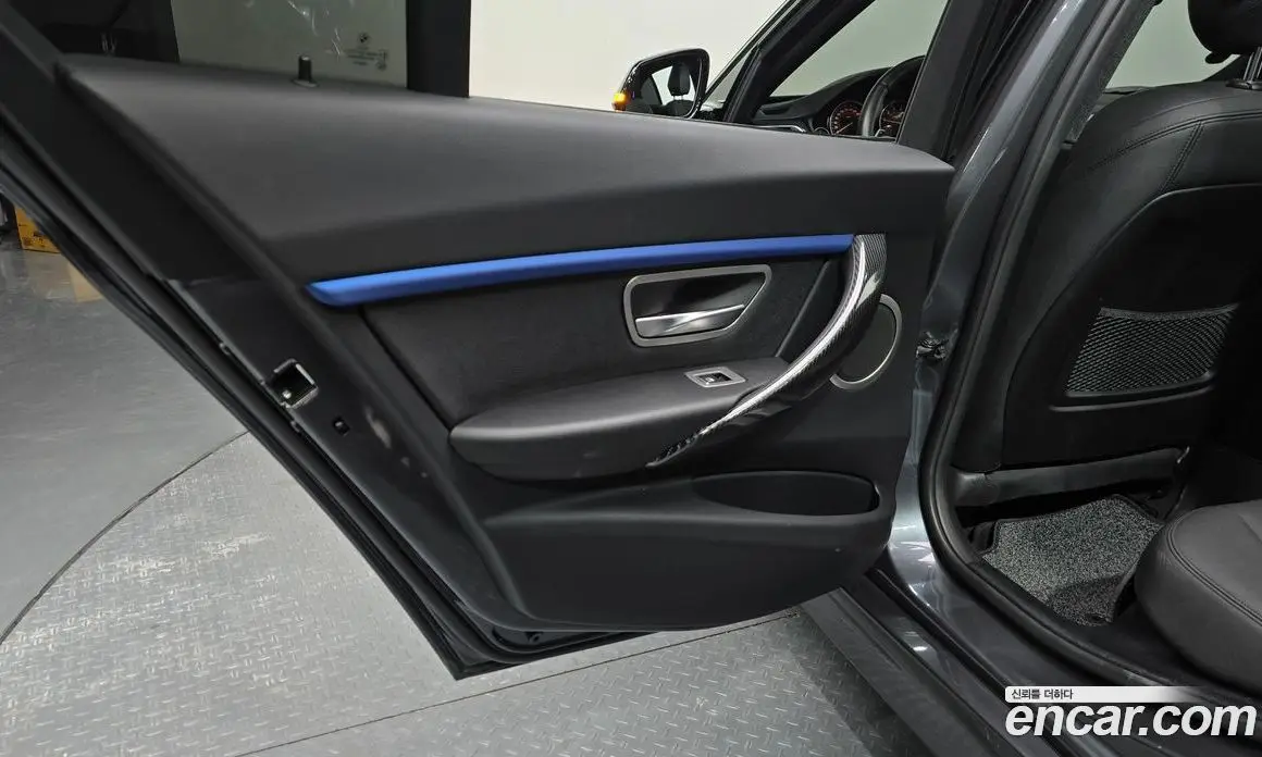 BMW 3 серия 2018 2.0 автомат (гидро), фото 14