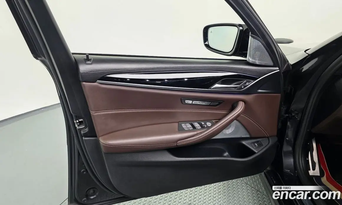 BMW 5 серия 2022 4.4 автомат (гидро), фото 13