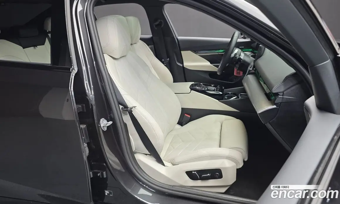BMW 5 серия 2025 2.0 автомат (гидро), фото 12