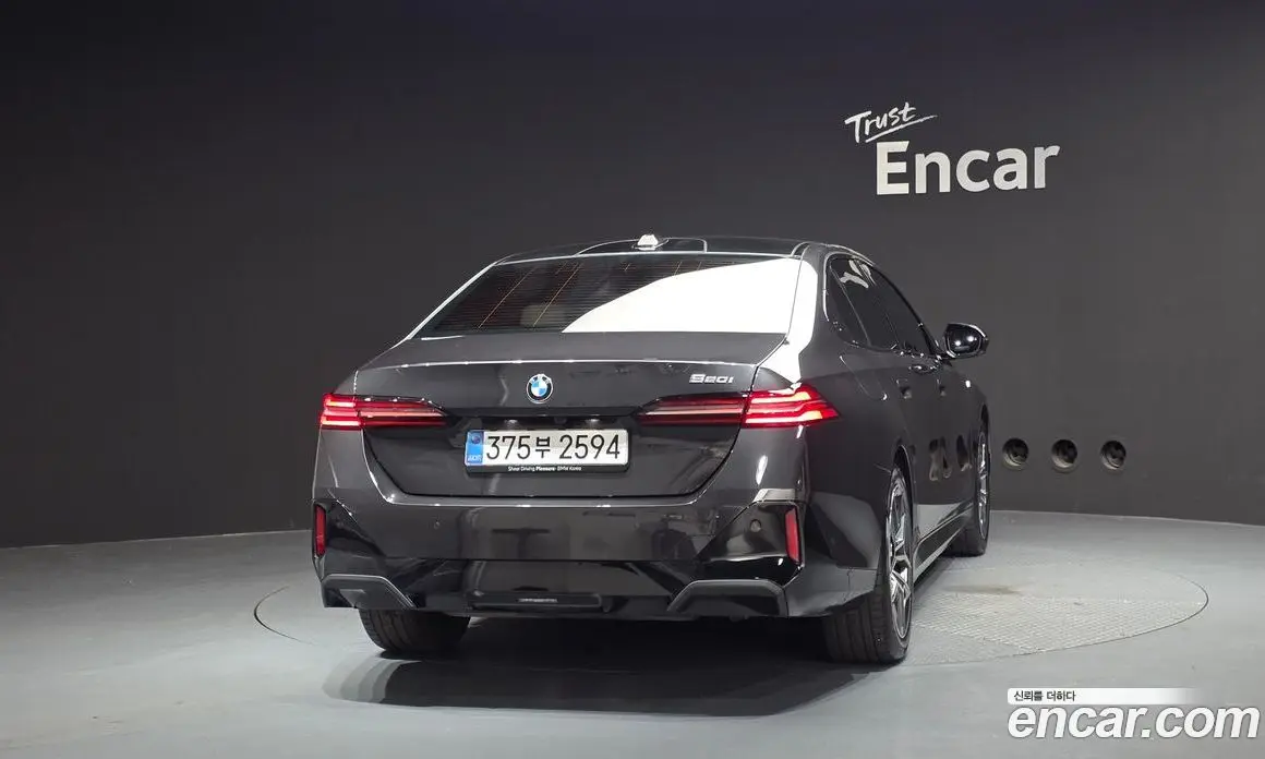 BMW 5 серия 2025 2.0 автомат (гидро), фото 4