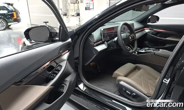 BMW 5 серия 2025 2.0 автомат (гидро), миниатюра 10 BMW 5 серия 2025 2.0 автомат (гидро), миниатюра 10