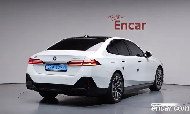 BMW i5, 2025, 14 816 км