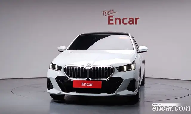 BMW i5 2025 0.2 автомат (гидро), миниатюра 2