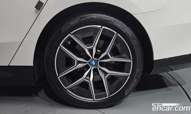 BMW i5 2025 0.2 автомат (гидро), миниатюра 6