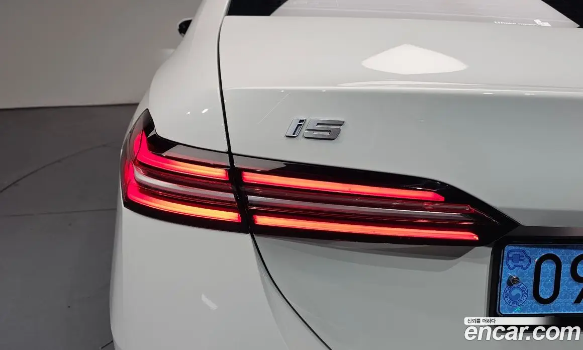 BMW i5 2025 0.2 автомат (гидро), фото 8