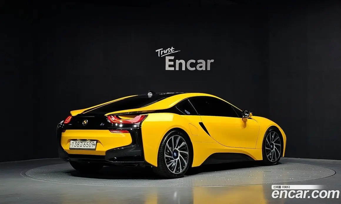 BMW i8 2015 1.5 автомат (гидро), фото 2 BMW i8 2015 1.5 автомат (гидро), фото 2