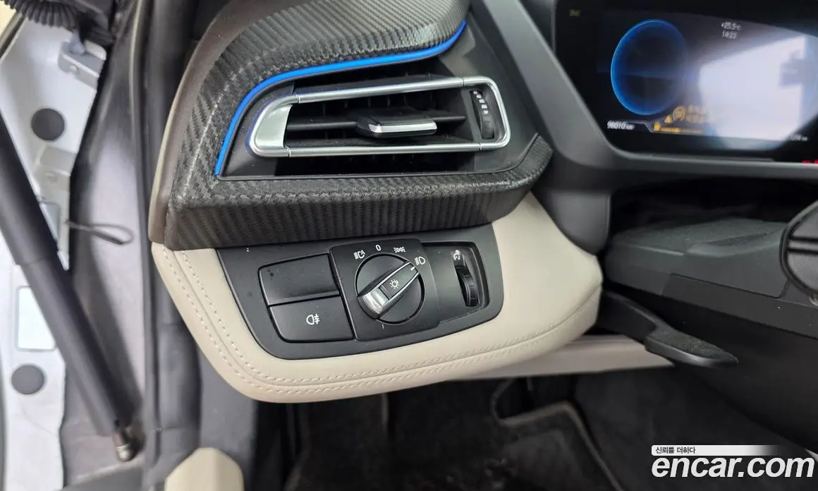 BMW i8 2015 1.5 автомат (гидро), фото 16 BMW i8 2015 1.5 автомат (гидро), фото 16