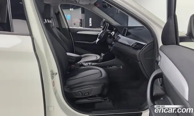 BMW X1 2016 2.0 автомат (гидро), миниатюра 11