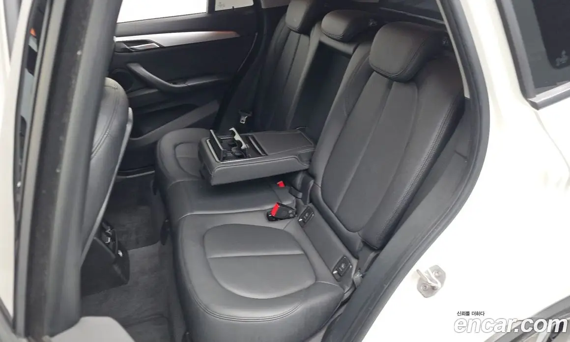 BMW X1 2016 2.0 автомат (гидро), фото 12