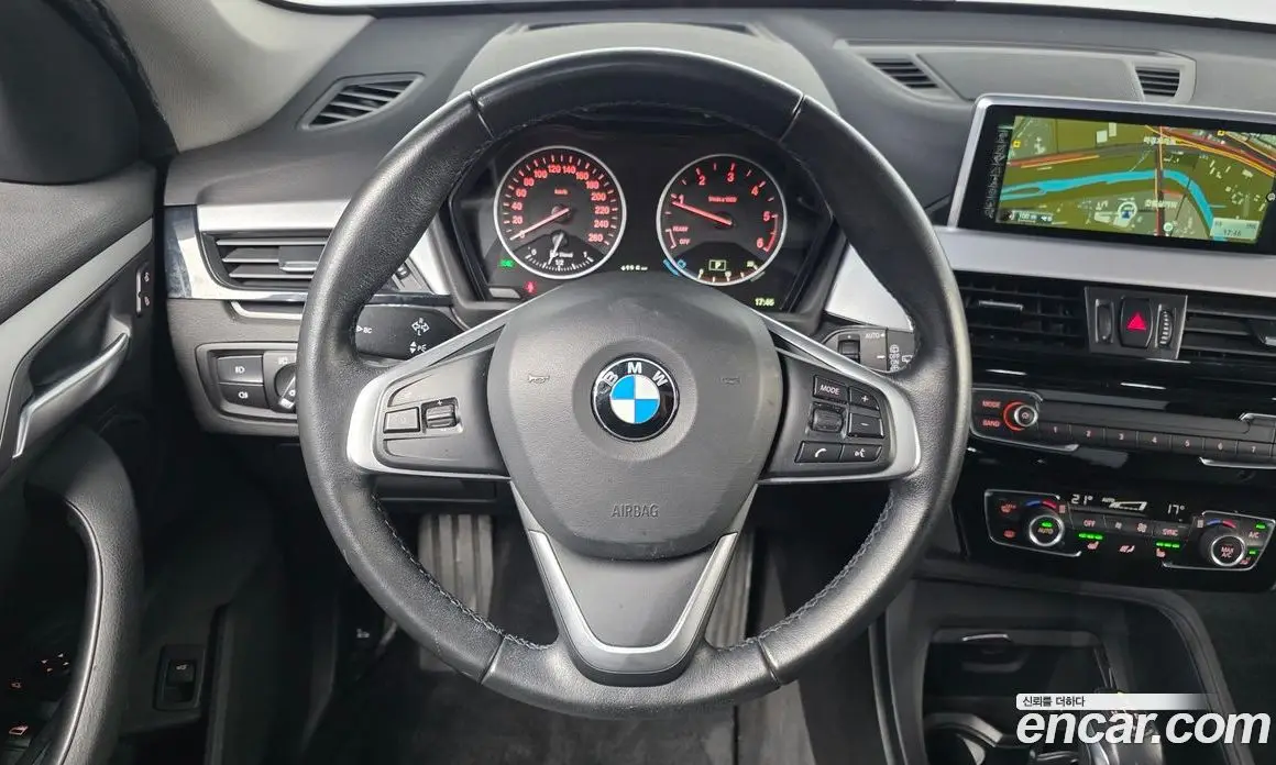 BMW X1 2016 2.0 автомат (гидро), фото 13