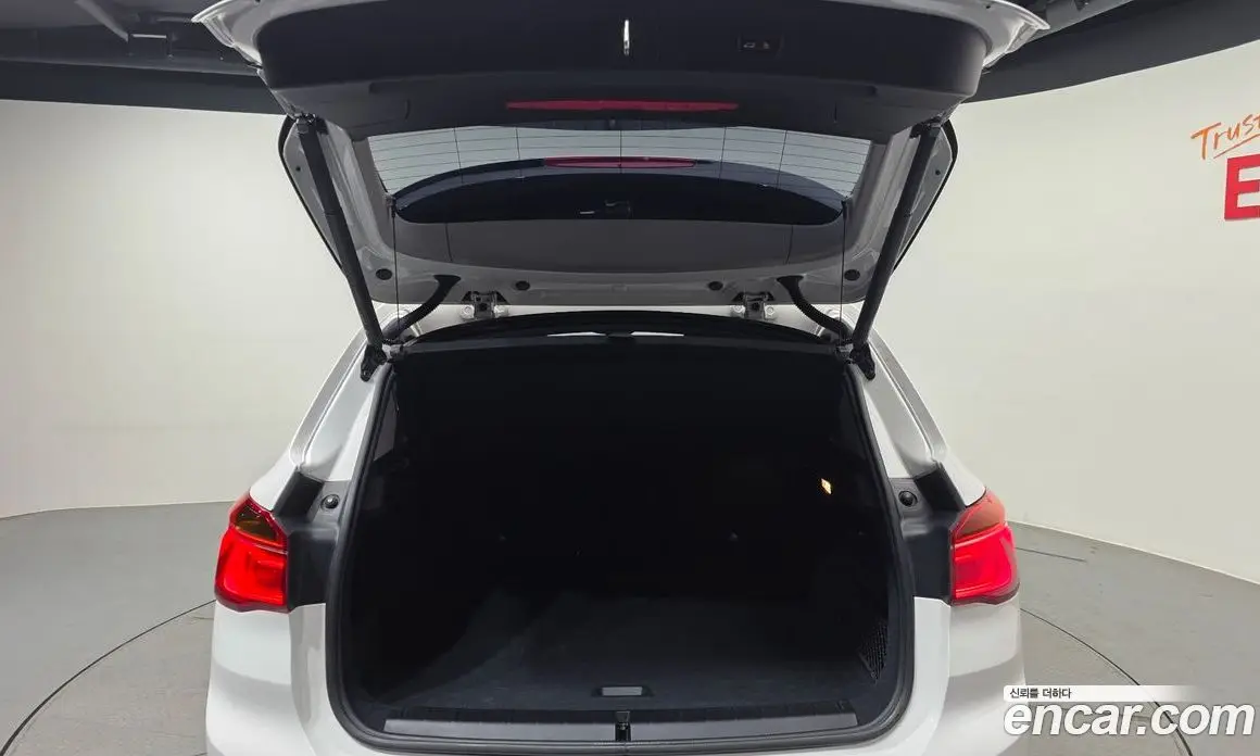 BMW X1 2016 2.0 автомат (гидро), фото 20