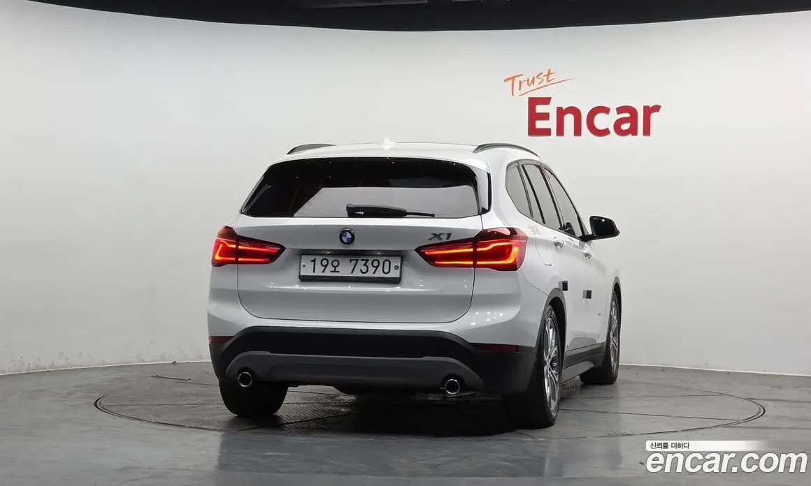 BMW X1 2016 2.0 автомат (гидро), фото 4