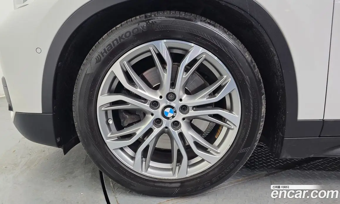 BMW X1 2016 2.0 автомат (гидро), фото 5