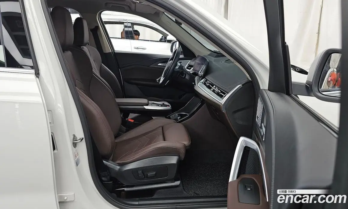 BMW X1 2024 2.0 автомат (гидро), фото 17