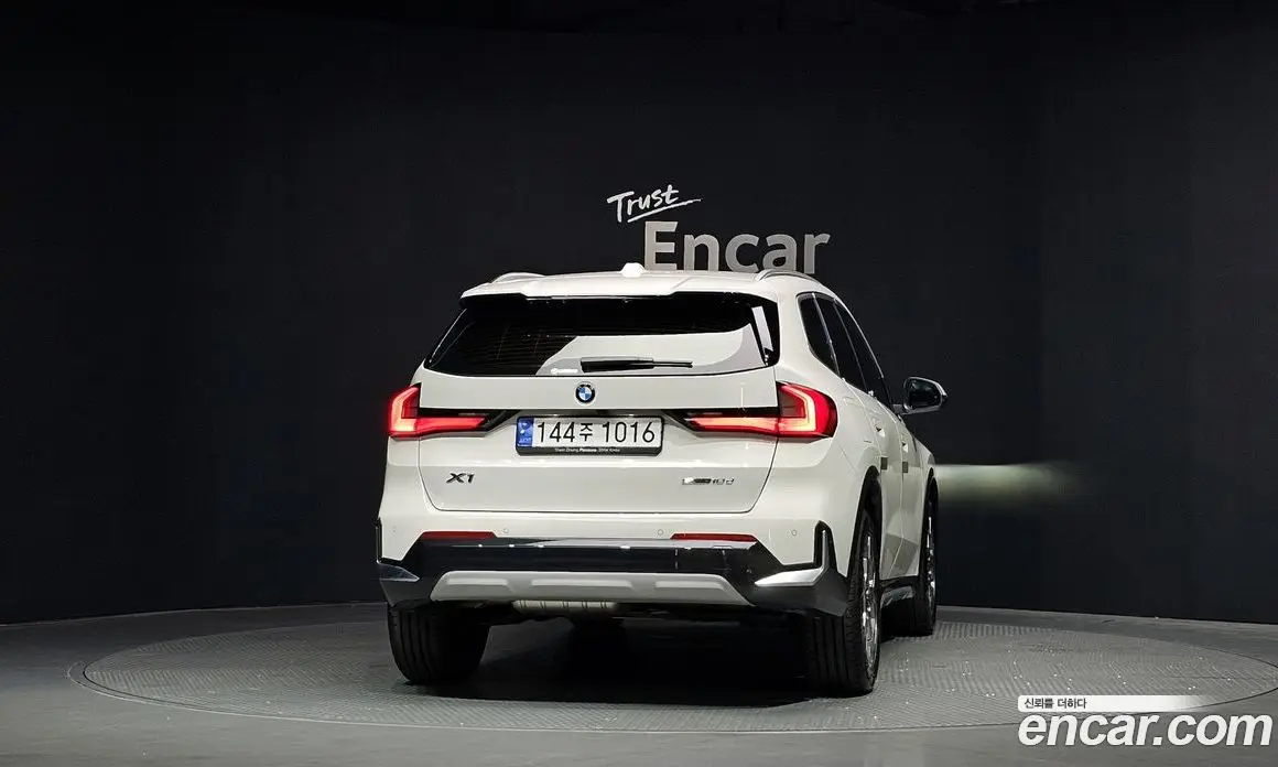 BMW X1 2024 2.0 автомат (гидро), фото 4