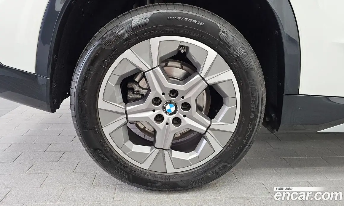 BMW X1 2024 2.0 автомат (гидро), фото 5